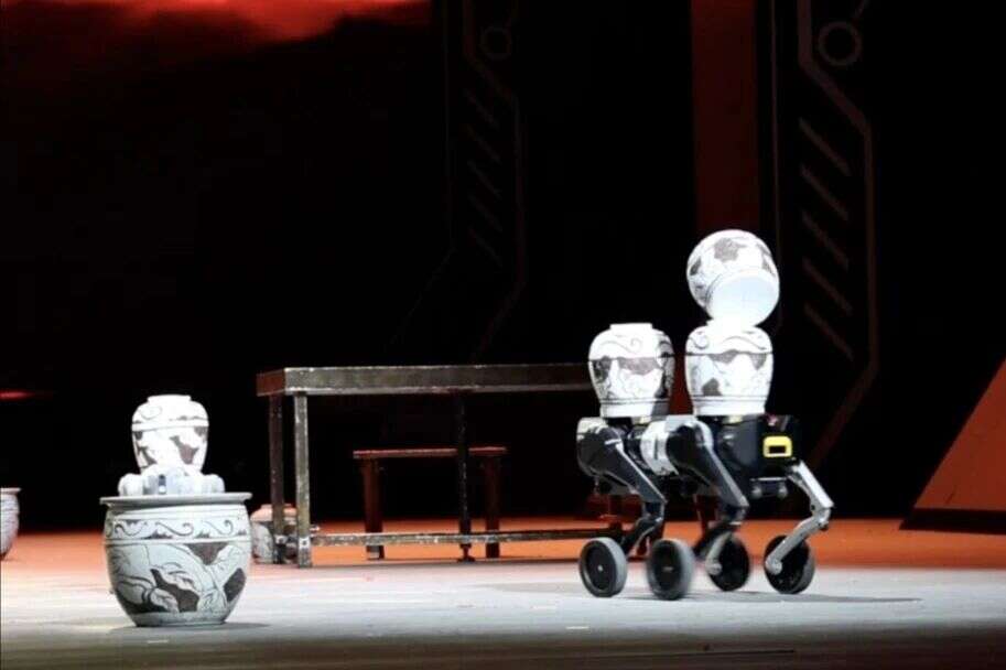 Direct Drive Tech D1 Debuts at the Shandong Robot Spring Gala: Modular Design and Group‑Control Technology Enable Unmatched Flexibility